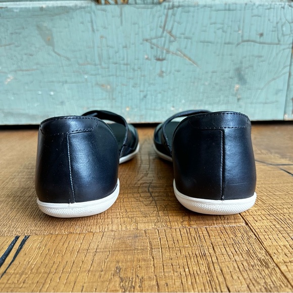 ecco flash crisscross sandal